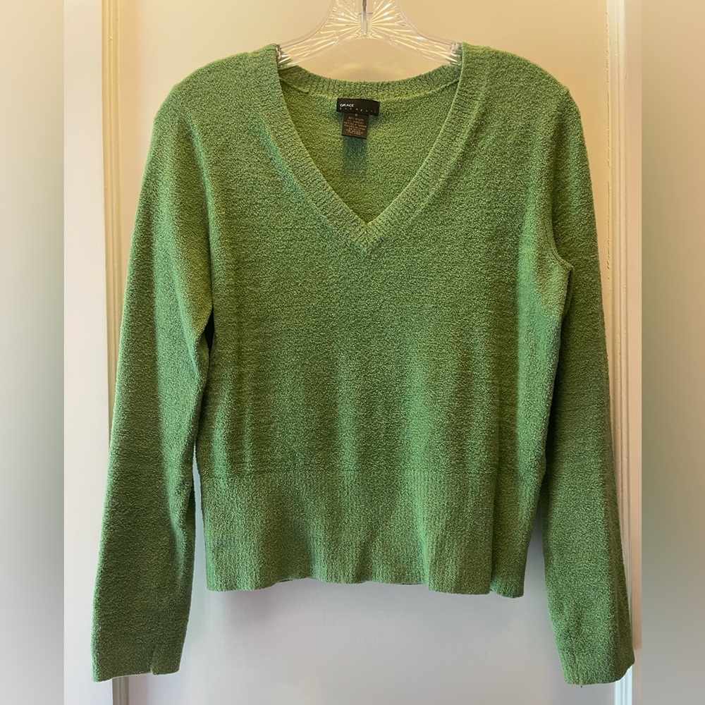 Grace Elements Women's green V-neck sweater